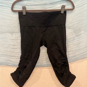 Lululemon Athletica Black cropped Leggings